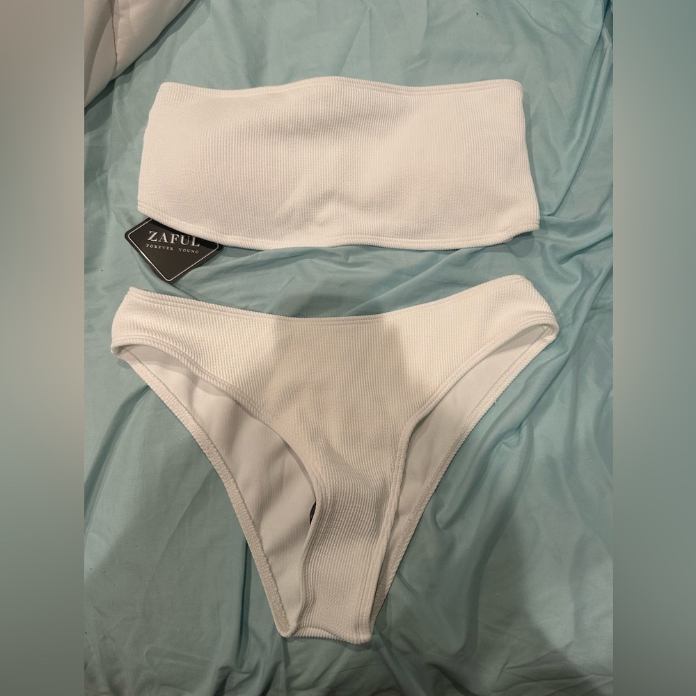 White strapless bikini
